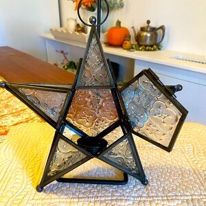 Clear glass star lantern